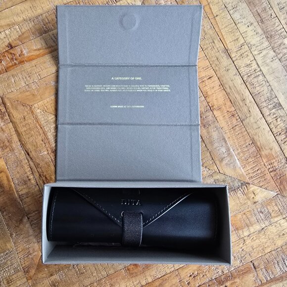 Dita Lxn Evo Matte Black - Yellow Gold - Picture 5 of 5